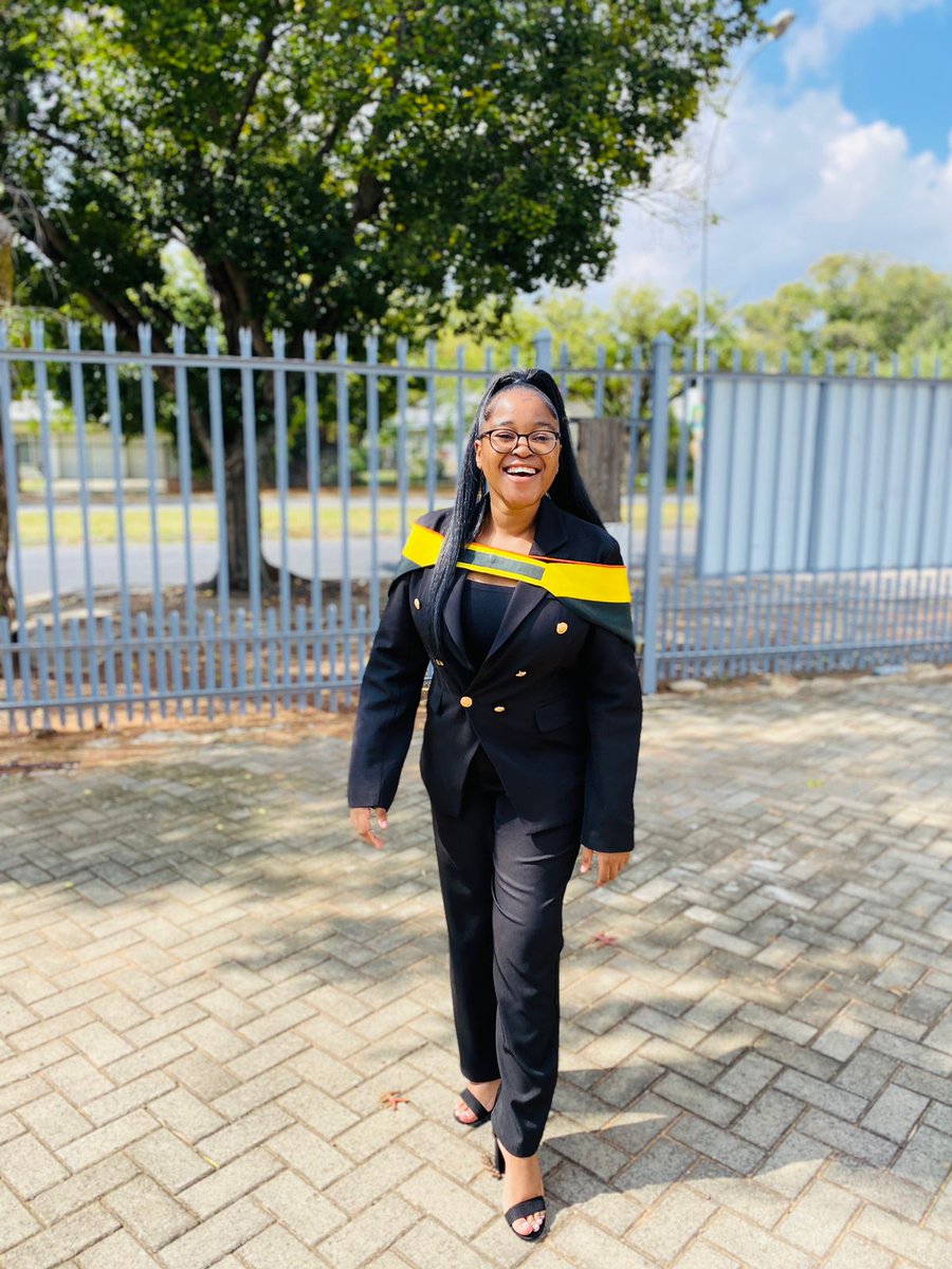 OmphileeeeS's tweet photo. did a thing with @UFSweb today🎓🥺
#UFSGraduation2024 https://t.co/Lsyl9zunJI