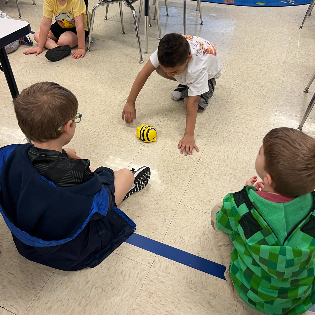 hasd_whe's tweet photo. Room 3 Kindergarten students explored the buttons on the Bee Bot during Technology class today! Next week they'll program from start to finish. https://t.co/OVIPSWip7B