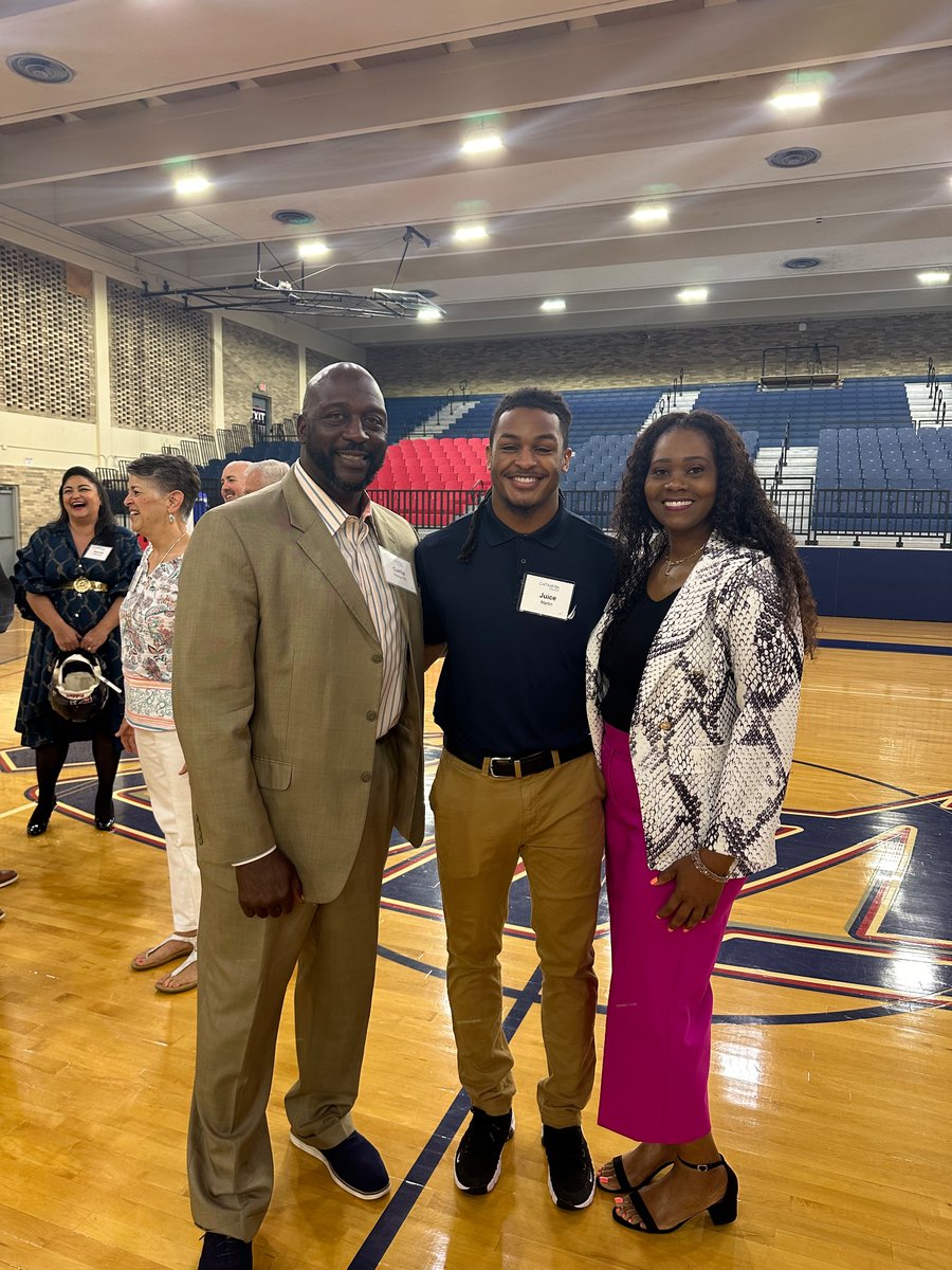 It’s a great day at the Catawba College Endowed Scholarship Luncheon with the 2023/2024 recipient Jarvis “Juice” Martin of the Curtis and LaSheka Walker Endowed Scholarship.