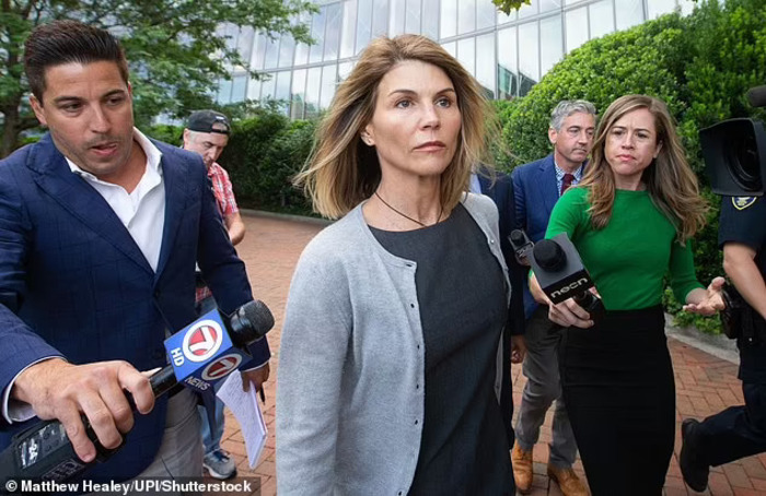 California Women's Prison Where Lori Loughlin And Felicity Huffman Served Time Forced to Close Down After They Found Out Guards Were Trading KFC For Sex With Inmates Among Other Things bit.ly/3Q3UT1y