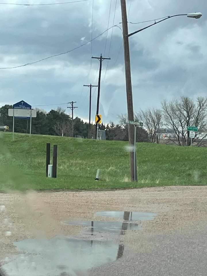 Hostrom12's tweet photo. @ryanhallyall here is a funnel by Madison, Nebraska https://t.co/xUgBdYgj9r