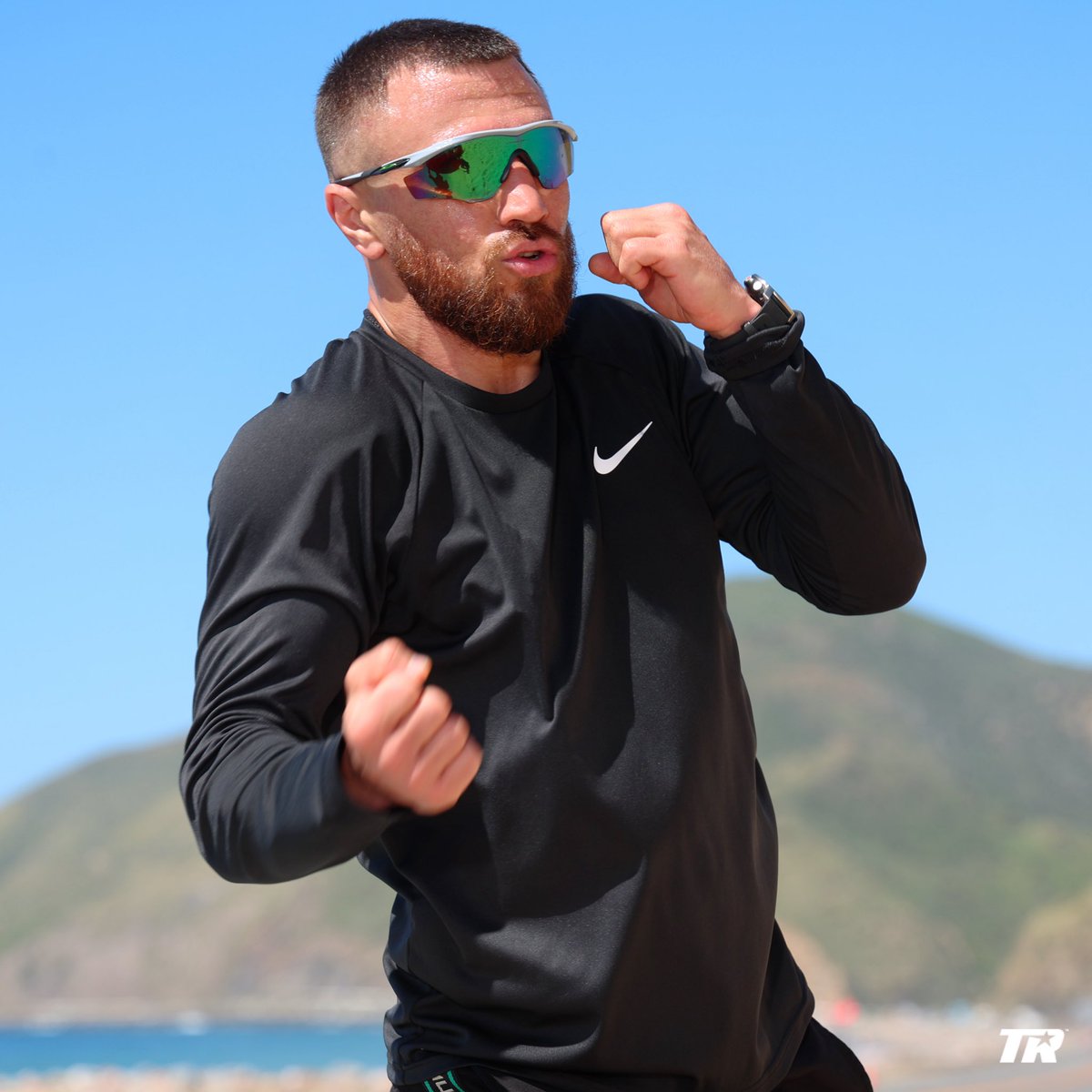 Trabajando bajo el sol ☀️🏃 @VasylLomachenko | #LomaKambosos