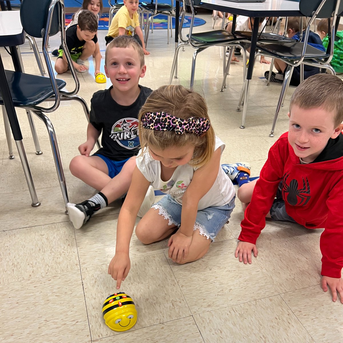 hasd_whe's tweet photo. Room 3 Kindergarten students explored the buttons on the Bee Bot during Technology class today! Next week they'll program from start to finish. https://t.co/OVIPSWip7B
