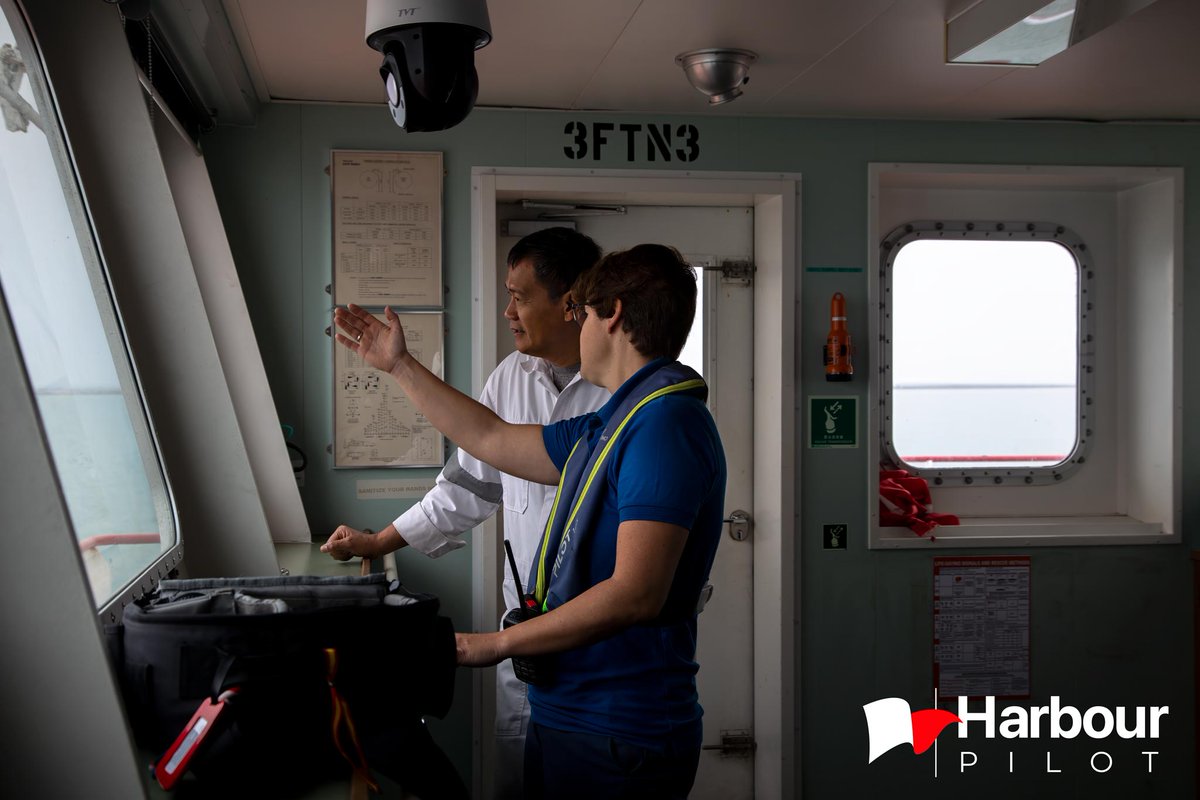 Pilot and master Cape Henry inbound Alcanar/Cemex port. 
harbourpilot.es/wp-content/upl…
#pilot #practico #HarbourPilot