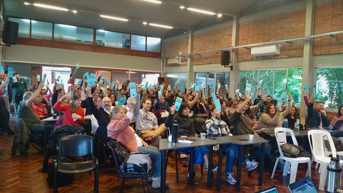 adur_udelar's tweet photo. El sábado fué la XXIII Convención de ADUR.  Dond definió: Título II del Estatuto del Personal docente, transformación de escala salarial y evaluación docente, debate público sobre el presupuesto para educación pública. Entre otros puntos de importancia. https://t.co/9YTvhcLqSc