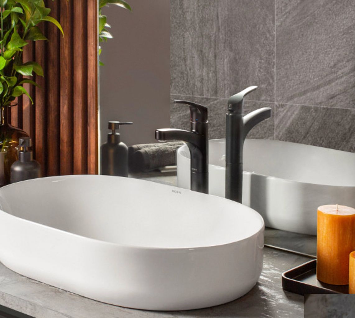 Diseño, confort y tendencias en el baño 2024 #Moen - Business&amp;Marketing News buff.ly/442Oaeb
