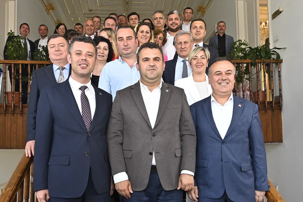 Belediye Başkanımız Sayın Volkan Nallar, Çorlu Belediye Başkanı Sayın Ahmet Sarıkurt, Belediye Meclisi Üyeleri ve CHP Çorlu İlçe Yönetimini belediyemizde ağırladı.