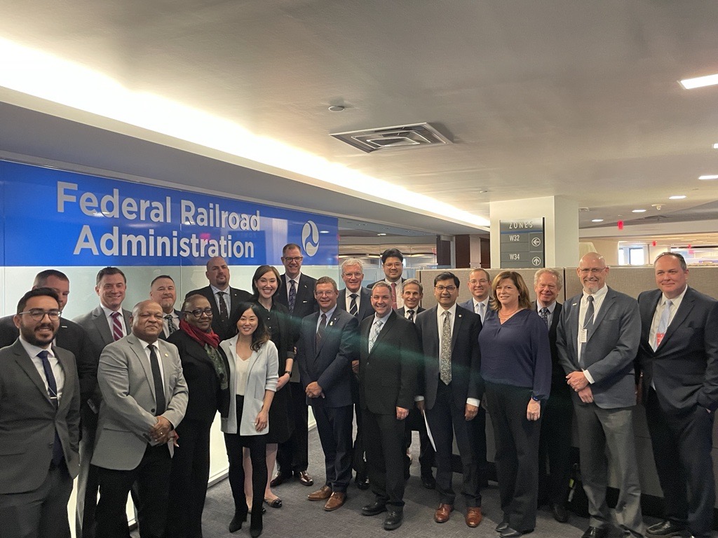 CREATE_Chicago's tweet photo. Our #CREATEProgramChicago partners were pleased to travel to Washington, D.C. & advocate for the Program to the FRA and members of congress. They provided a Program introduction, explained CREATE's impact on the national supply chain & gave the updates on project progress. https://t.co/izNQSnrXc8
