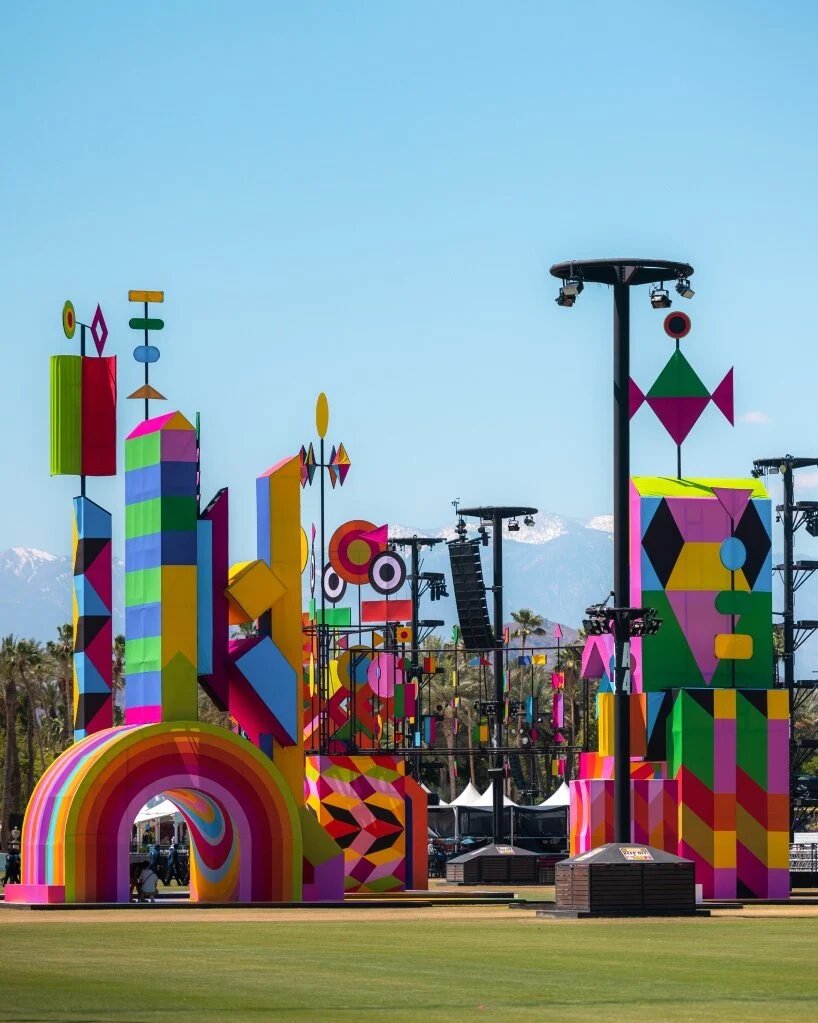 Although most well known as a music festival, did you know there are three art installations on view at #Coachella 2024? Accompanying this year's musicians at the widely attended California site are works by London-based artist @MoragMyerscough; HANNAH, and Nebbia. More via