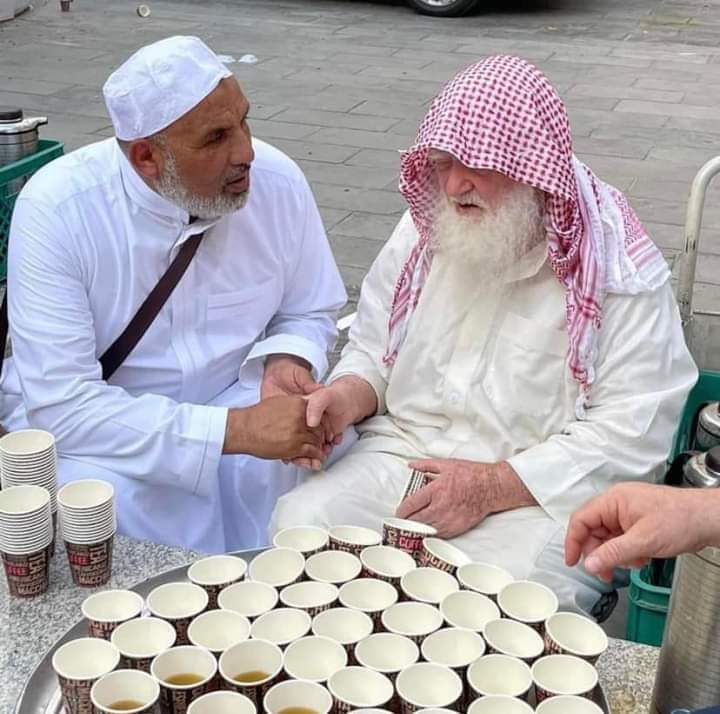 The death of Sheikh Ismail Al-Zaim Abu Al-Sabaa, at the age of 96 years. He was known for his charitable work & for distributing tea, coffee & dates to pilgrims and Umrah performers daily for free in Medina for more than 40 years. اِنّا لِلّهِ وَاِنّا اِلَيْهِ رَاجِعُون