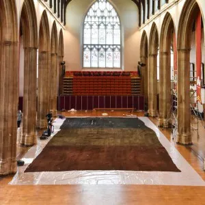 Le plus vieux drapeau français connu, présent sur le navire "Le Généreux". Il a été capturé par l'amiral Nelson lors du siège de Malte en 1800.

Il mesure 16 mètres de long sur 8 de large.