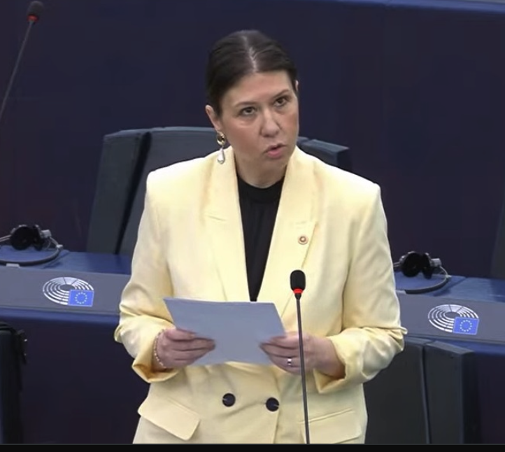 Kosova'dan 🇽🇰 <a href="/KervanEnis/">Enis Kervan</a>  ve Türkiye'den 🇹🇷@sedagorenboluk AKPM'de Kosova'nın üyeliğinin neden doğru ve gerekli olduğunu ifade ederken. 👏👏👏