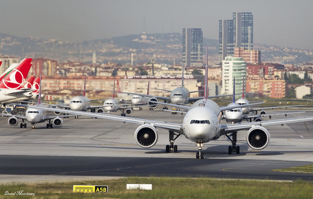 The Evening rush hour at Ataturk Airport Istanbul. (May 2016)
#avgeek #aviation #airtravel #airline #Instanbul #Turkey #planespotting