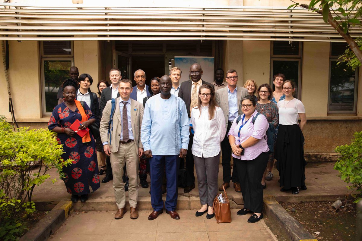 FAOSouthSudan's tweet photo. Today, @FAO's donor representatives from the UN #Peacebuilding Fund 🕊️ visited the Min. of Land &amp; Housing.

The team was briefed by Min. Michael Changjiek on the land management policy framework process.

Thanks to the support from @UNPeacebuilding for the continued support 🙏 https://t.co/DHyKIQhBPa