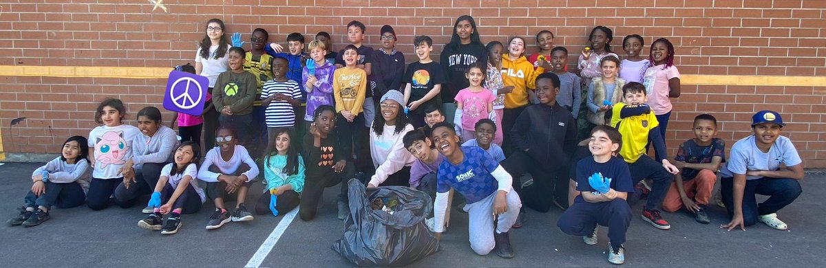 Keeping our school yard clean with our reading buddies!  #EarthDay <a href="/McSpirittDPCDSB/">Fr.Francis McSpiritt</a>