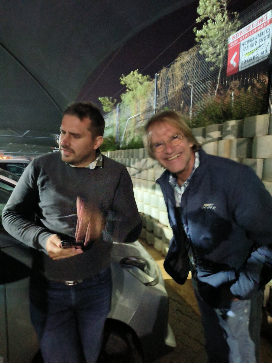 MissMzi's tweet photo. #CalgroM3MustFall 
#JabulaniJunction
These crooks from CalgroM3 want to leave us in the dark without electricity. https://t.co/RD4l4P3msi