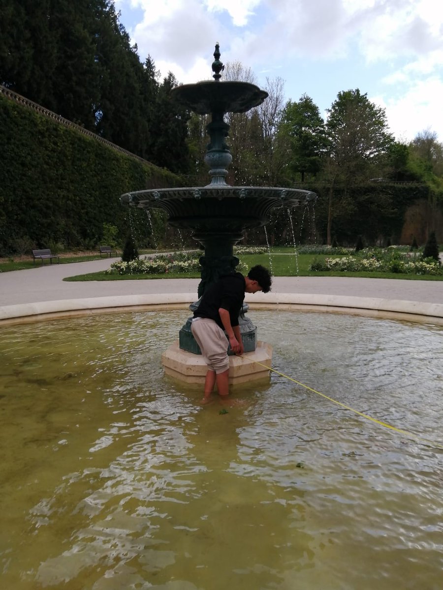 JulienGiovacch1's tweet photo. Rallye maths et patrimoine dans la semaine E3D du #collegedelamorinie. Des élèves qui se mouillent pour gagner! #maths #apprendreautrement #patrimoine #E3D #EPSA #coursedorientation #noselevesetnosprofsontdutalent #saintomer #officedutourisme #capso #ANCT https://t.co/OnY2u8Dr9H