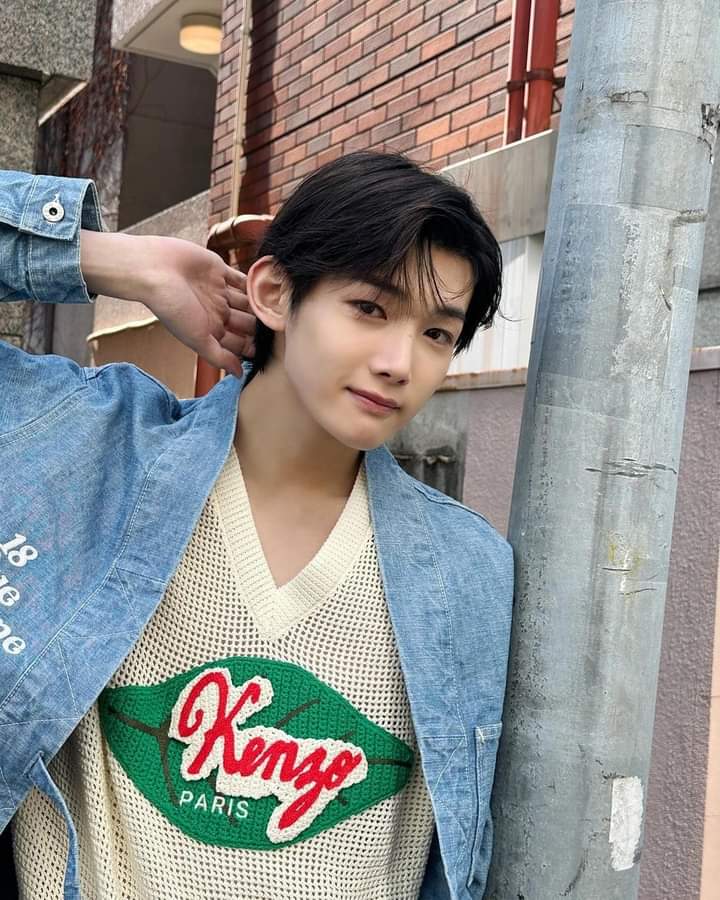 andTEAMluneGBL's tweet photo. 🌐 [INSTAGRAM] 041624 
       #JO 

#andTEAM #andTEAM_JO 
#supermagazine #LVMH https://t.co/wA76jDZLML