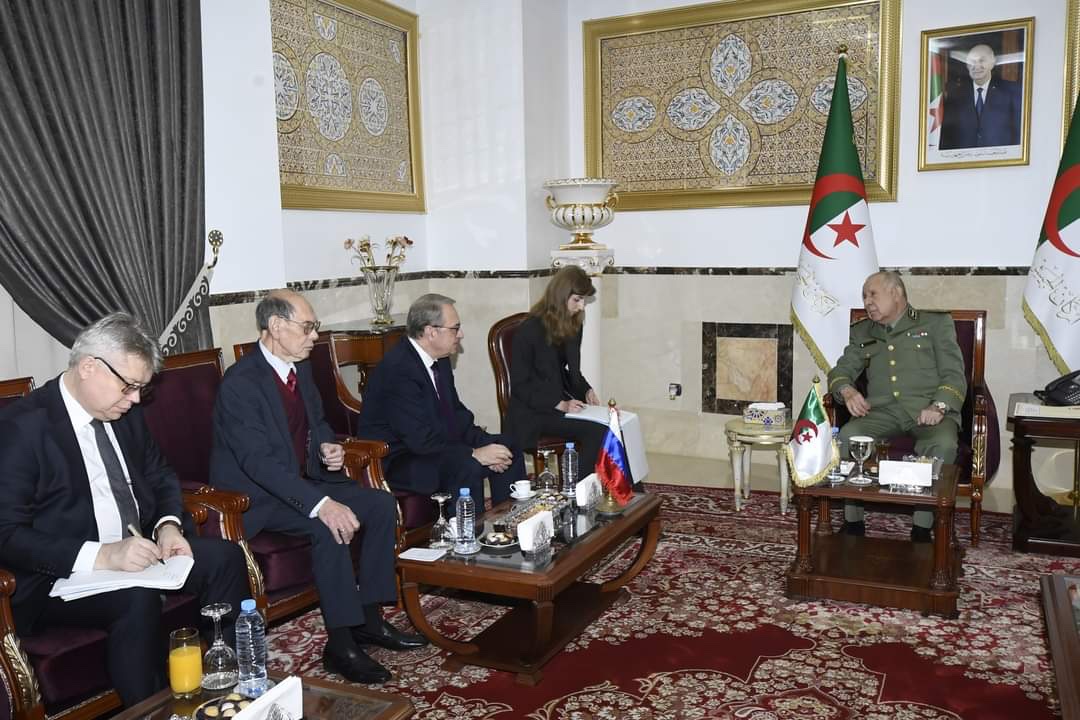 🇩🇿🇷🇺| Le Représentant spécial du président russe pour la région MENA, Mikhaïl Bogdanov, a été reçu par le président de la République et le Chef de l'État-Major de l'#ANP. Cette visite vise à concrétiser le partenariat stratégique entre l'#Algérie et la #Russie.