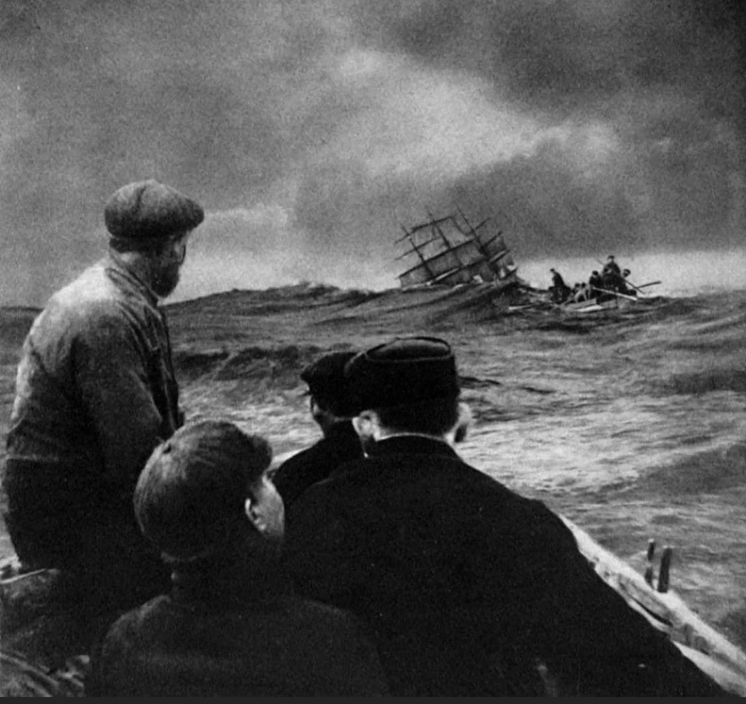 Photo from a shipwreck rescue attempt, Circa 1911