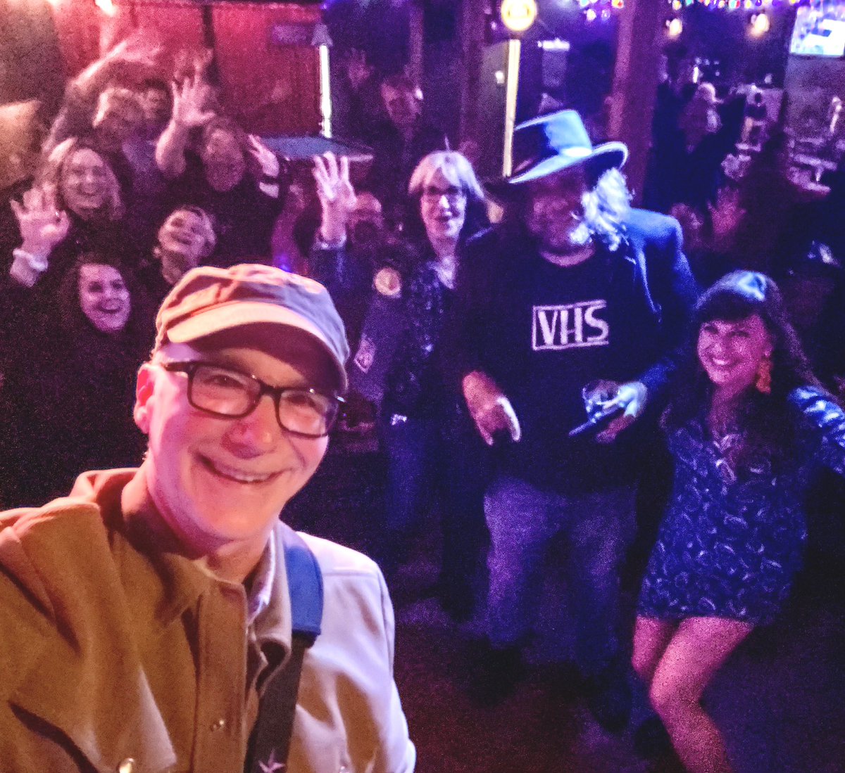 SIRSY's tweet photo. It was our sincere honor to share the stage with our incredibly talented friend Fernando Perdomo in Santa Monica. Check out his beautiful songs (one of our favorites is “Smile”). Thanks to everyone who came out to the show.
#sirsy #sirsyband #fernandoperdomo #songwriters https://t.co/BoO5GR01Yt