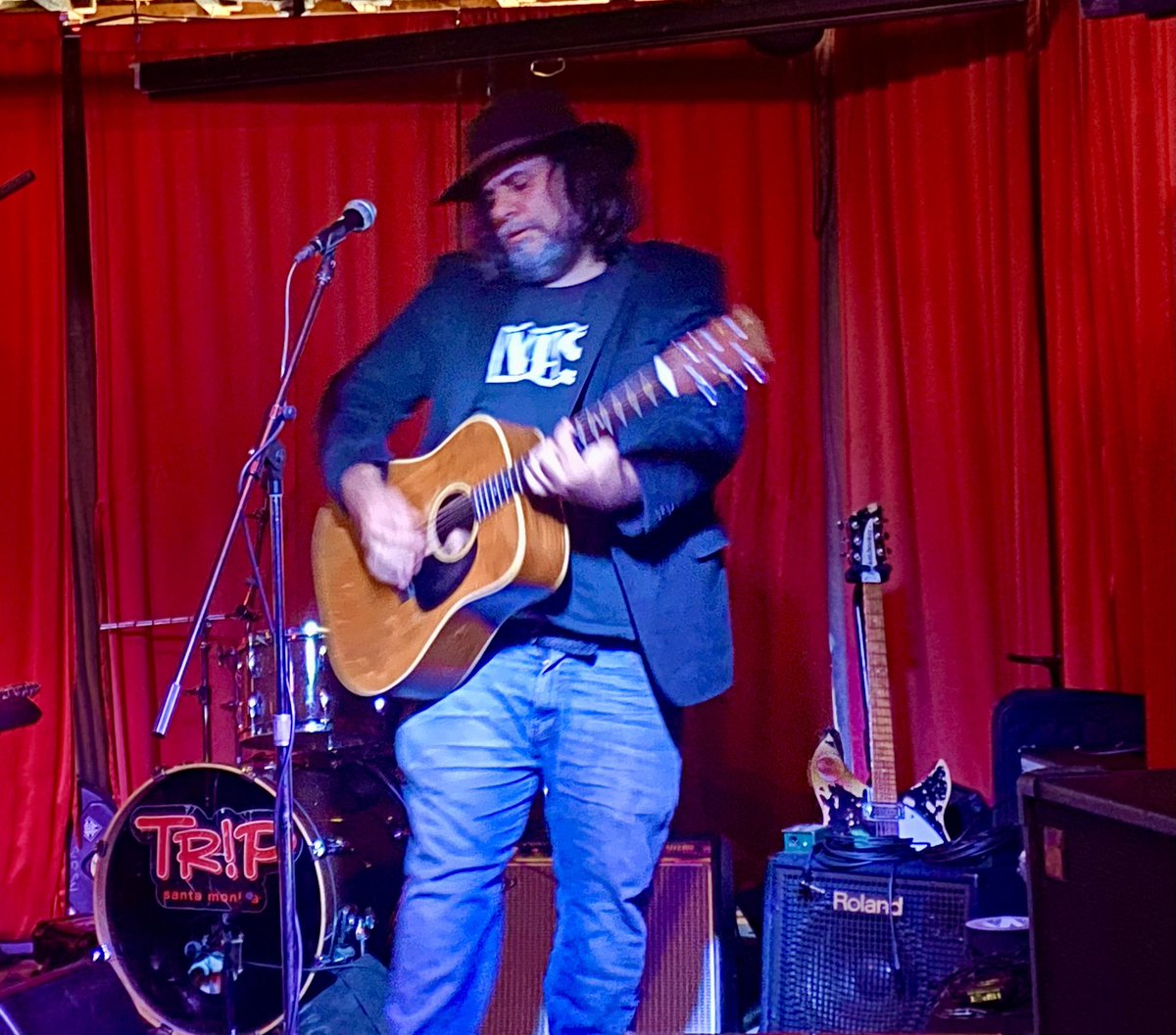 SIRSY's tweet photo. It was our sincere honor to share the stage with our incredibly talented friend Fernando Perdomo in Santa Monica. Check out his beautiful songs (one of our favorites is “Smile”). Thanks to everyone who came out to the show.
#sirsy #sirsyband #fernandoperdomo #songwriters https://t.co/BoO5GR01Yt