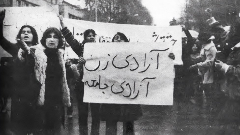 Veganwolf08's tweet photo. #جنگ_علیه_زنان از اسفند ۵۷ آغاز شد و تا امروز ادامه دارد! https://t.co/Cd7RXkec3p