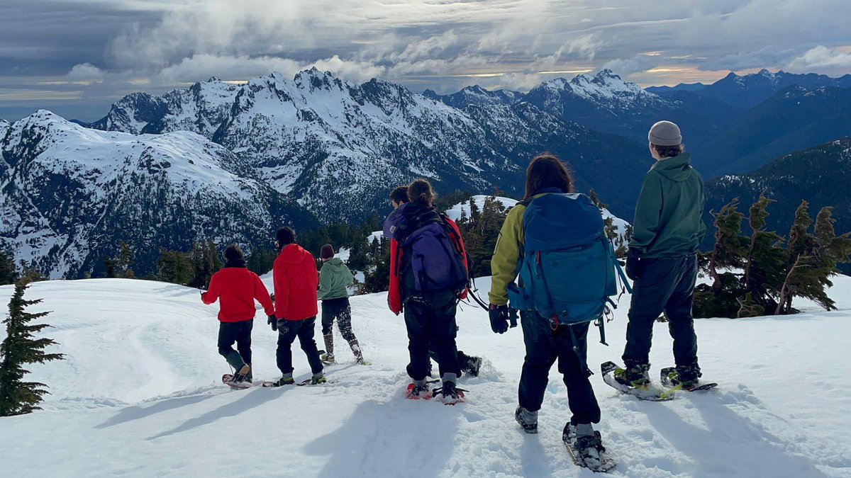 UWCGB's tweet photo. Our students at Pearson College have also come back from their project week!
The ‘Sea to Sky’ project week was a road trip where students spent a couple days hammocking at the beach and then snowshoed on the other side of the island, where they went skiing and snowboarding. ⛷️ https://t.co/vmWxDpmyN0