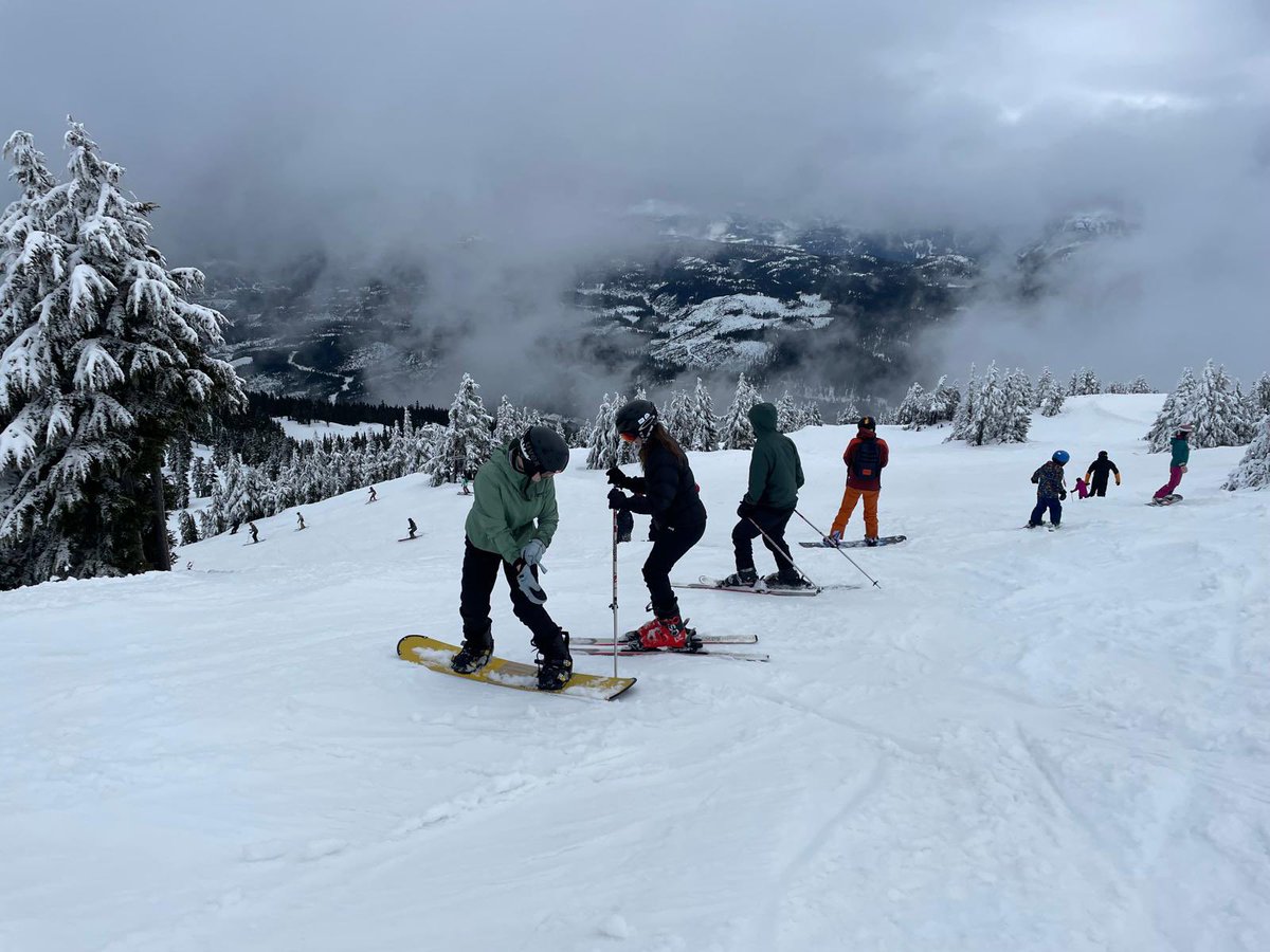 UWCGB's tweet photo. Our students at Pearson College have also come back from their project week!
The ‘Sea to Sky’ project week was a road trip where students spent a couple days hammocking at the beach and then snowshoed on the other side of the island, where they went skiing and snowboarding. ⛷️ https://t.co/vmWxDpmyN0
