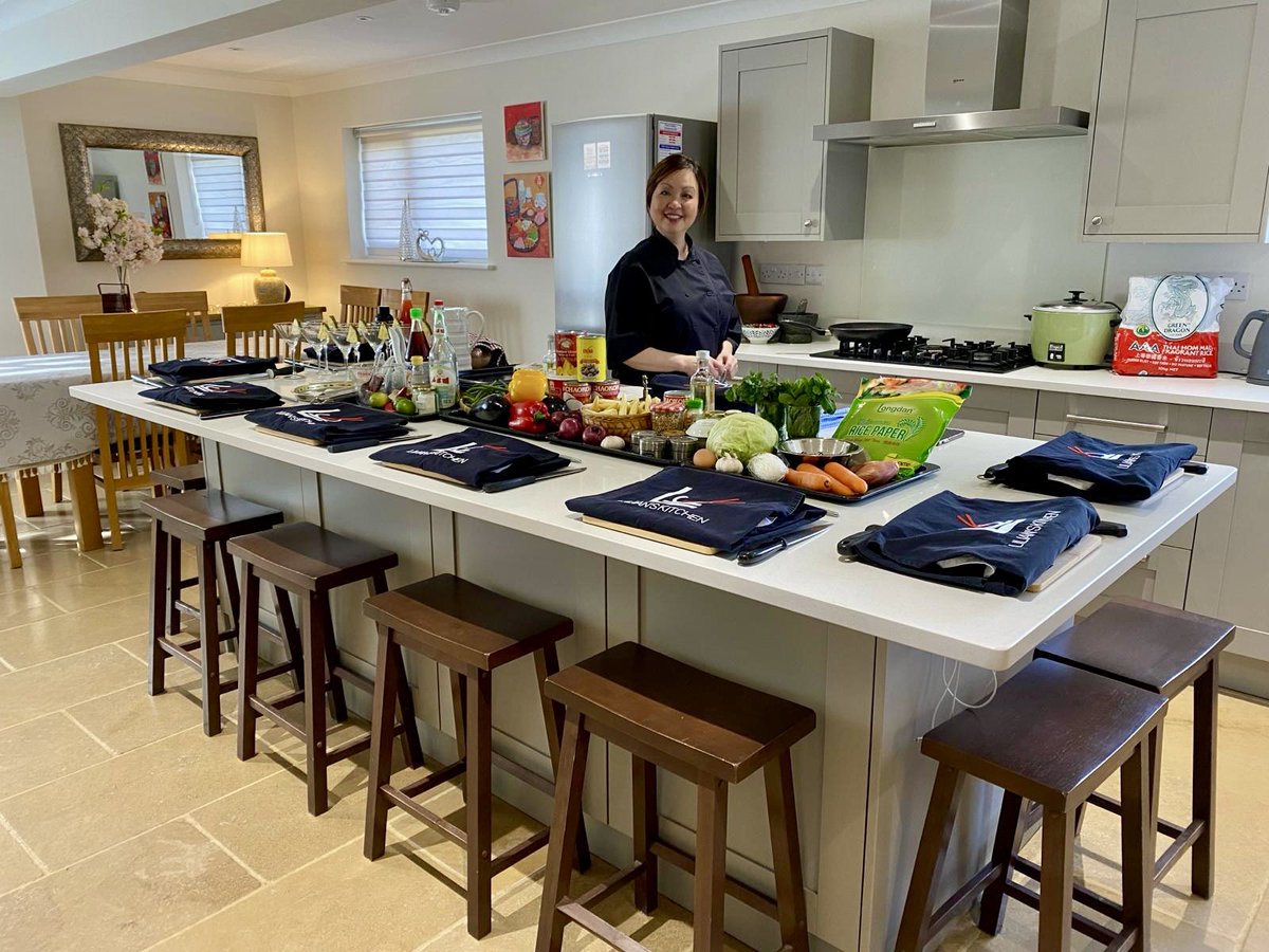 LilianHiw's tweet photo. Left-over bread? Make prawn toast! 1 last space left on the Dim Sum class- it’s popular class so book early to secure a space.
https://t.co/O2I3d0Za02
.
.
#cookeryclasses
#privatecookingclass
#cookinglessons
#culinaryschool
#learntocook
#lilianskitchen
#giftideas https://t.co/BjyPDACJD3