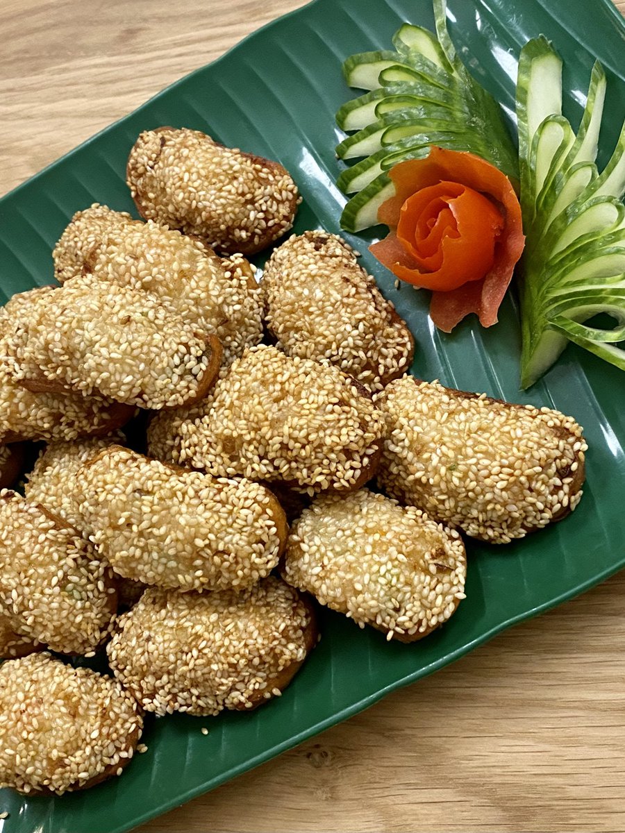 LilianHiw's tweet photo. Left-over bread? Make prawn toast! 1 last space left on the Dim Sum class- it’s popular class so book early to secure a space.
https://t.co/O2I3d0Za02
.
.
#cookeryclasses
#privatecookingclass
#cookinglessons
#culinaryschool
#learntocook
#lilianskitchen
#giftideas https://t.co/BjyPDACJD3