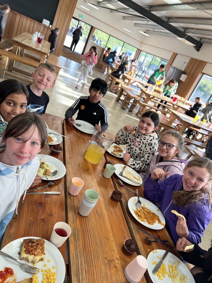 cheamparkfarm's tweet photo. After a busy, fun-filled day, everybody enjoyed a scrumptious meal. Now on route to the beach for an evening of games. #CPFDevon24 @LEOacademies https://t.co/dzxKTeSBZv