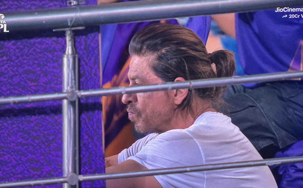 Hehe Lucha @iamsrk 

Banged by Prabhas in December 🥱
Today by Jos Butler
#KKRvRR