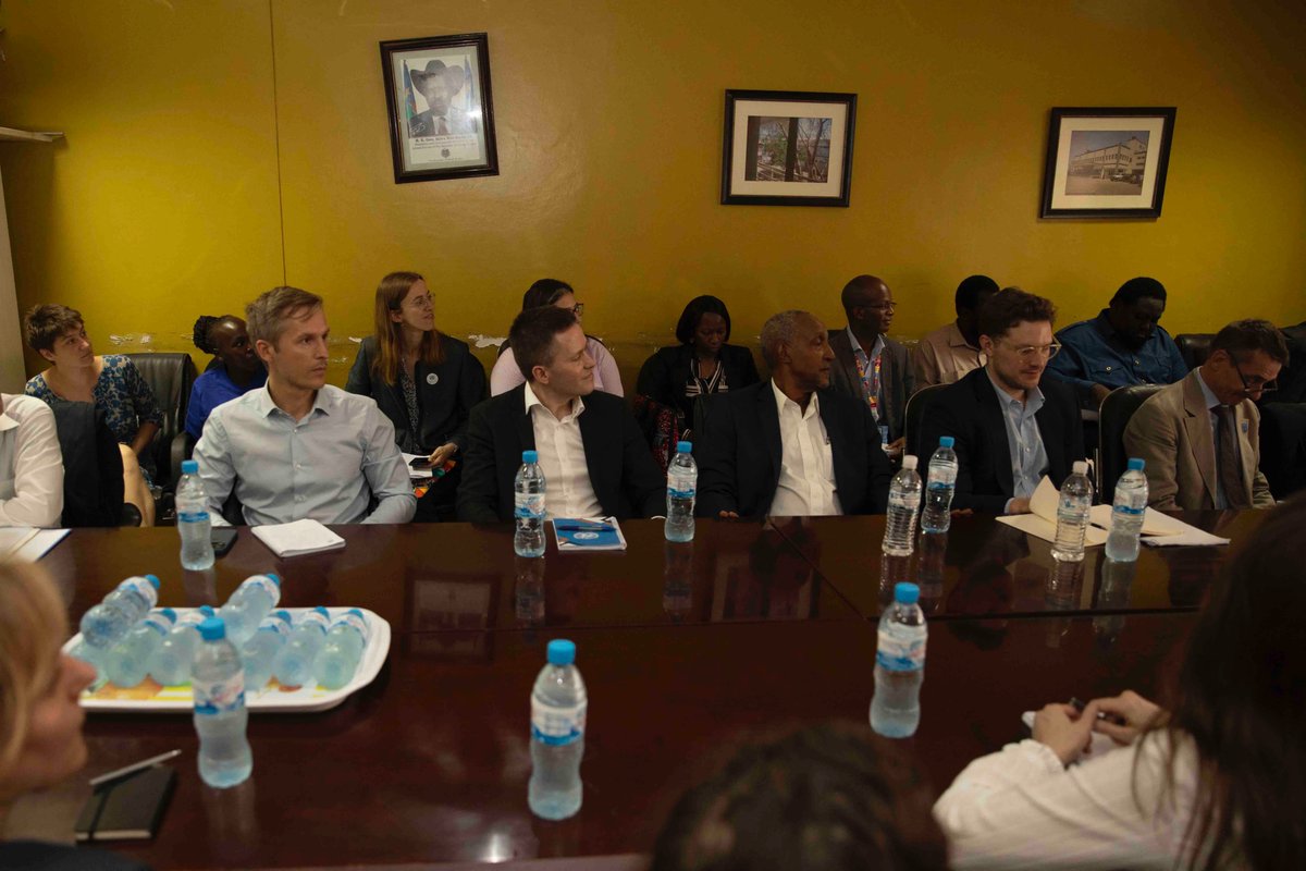FAOSouthSudan's tweet photo. Today, @FAO's donor representatives from the UN #Peacebuilding Fund 🕊️ visited the Min. of Land &amp; Housing.

The team was briefed by Min. Michael Changjiek on the land management policy framework process.

Thanks to the support from @UNPeacebuilding for the continued support 🙏 https://t.co/DHyKIQhBPa