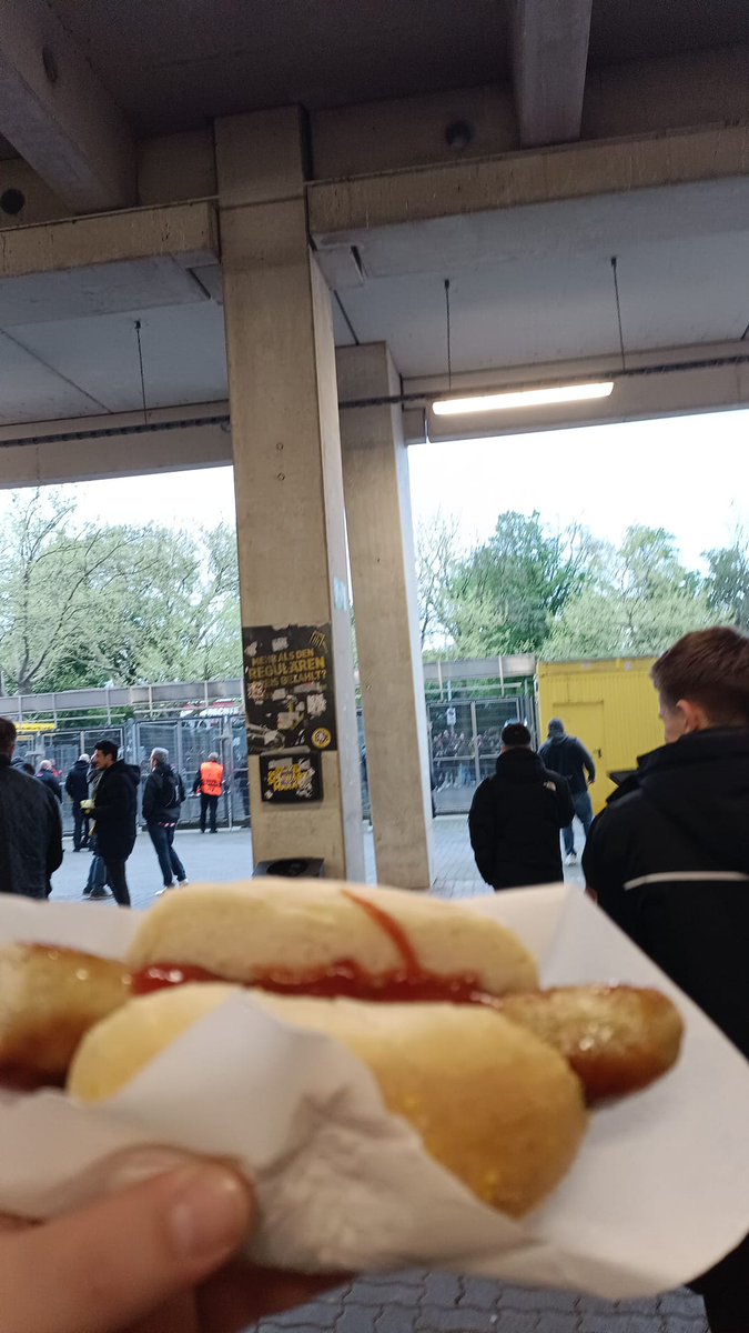 vamos Atleti LA BECERRA presentes en DORMUNT . Atleti