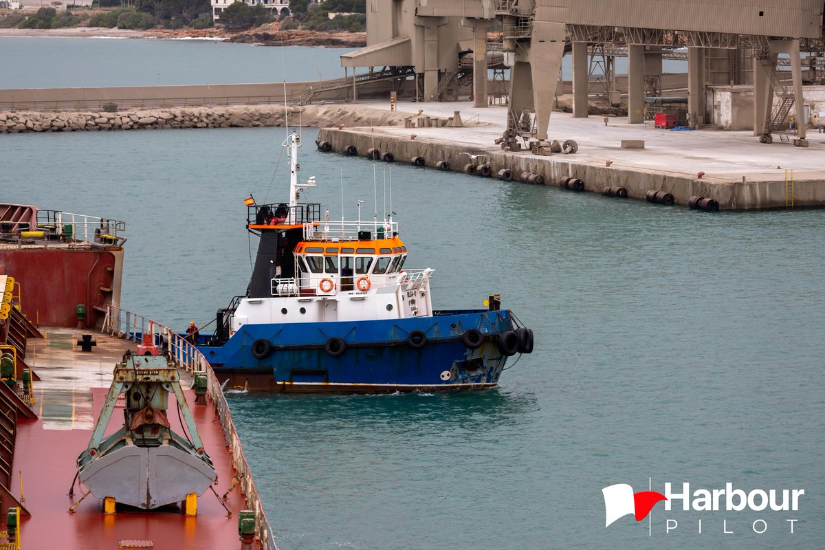 Olga Q shifting to starboard for pushing, Alcanar/Cemex port. 
harbourpilot.es/wp-content/upl…
#tug
