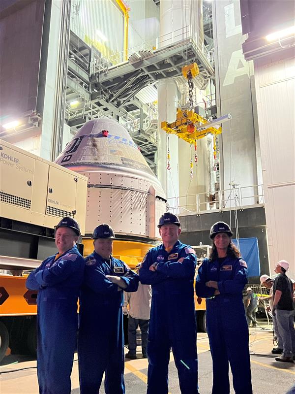 We were thrilled to have @Commercial_Crew Astronauts @AstroIronMike, @Astro_Maker1, Butch Wilmore and @Astro_Suni at spacecraft integration this morning. ULA is proud to launch the #Starliner Crew Flight Test (#CFT) on #AtlasV for @NASA and @BoeingSpace.