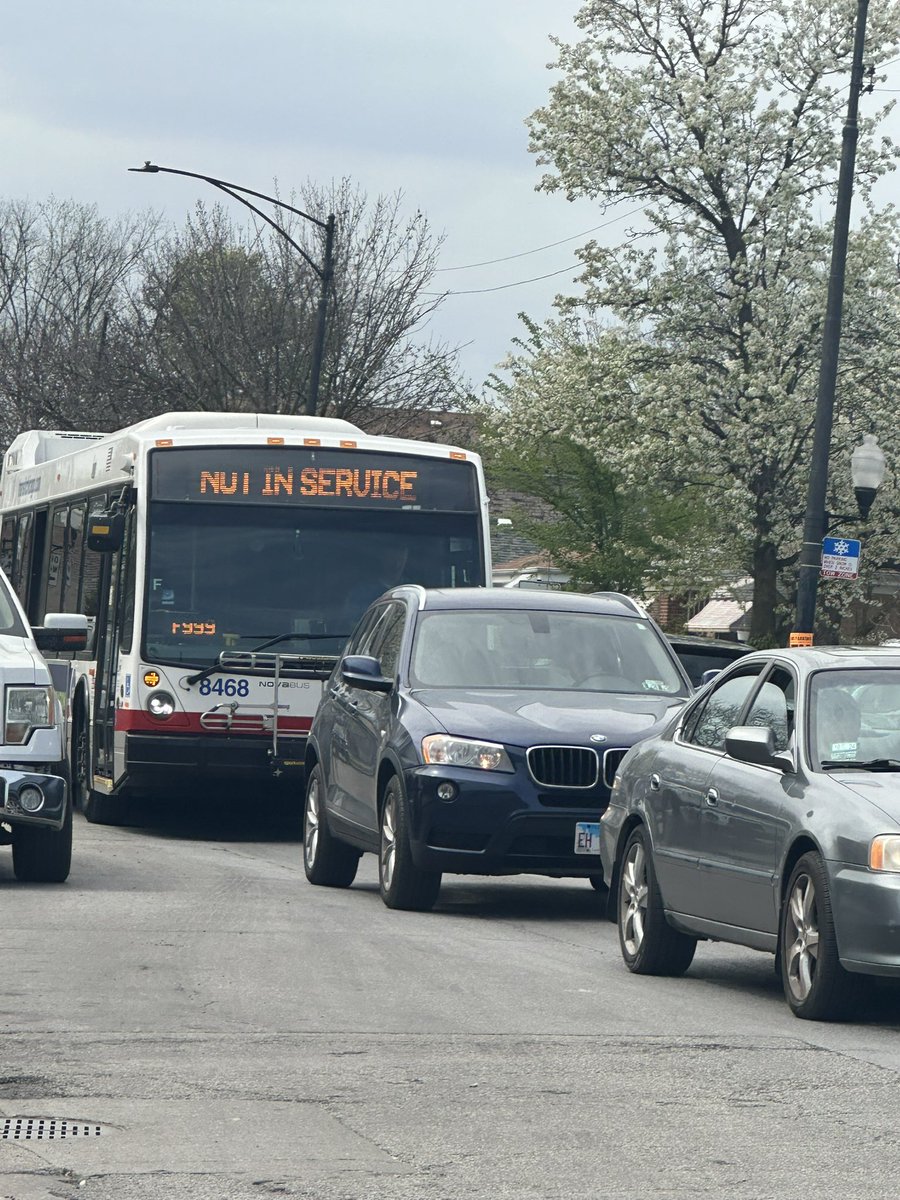 hottakesdijess's tweet photo. Because my day couldn’t get any worse @ctaaction @CTAFails @cta https://t.co/CQeBJOXGpx
