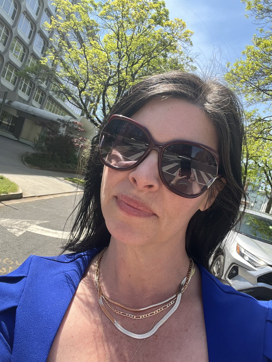 CM_LisaKaplan's tweet photo. The only reasonable way to get to my meeting with the Federal Transportation Authority is to ride a bike from the US Capitol ! Beautiful weather & a perfect after lunch pick me up! #rideabike #FTA #busrapidtransit #GetOutside #captocap #sacramento #DC https://t.co/Gwl42QtWh7