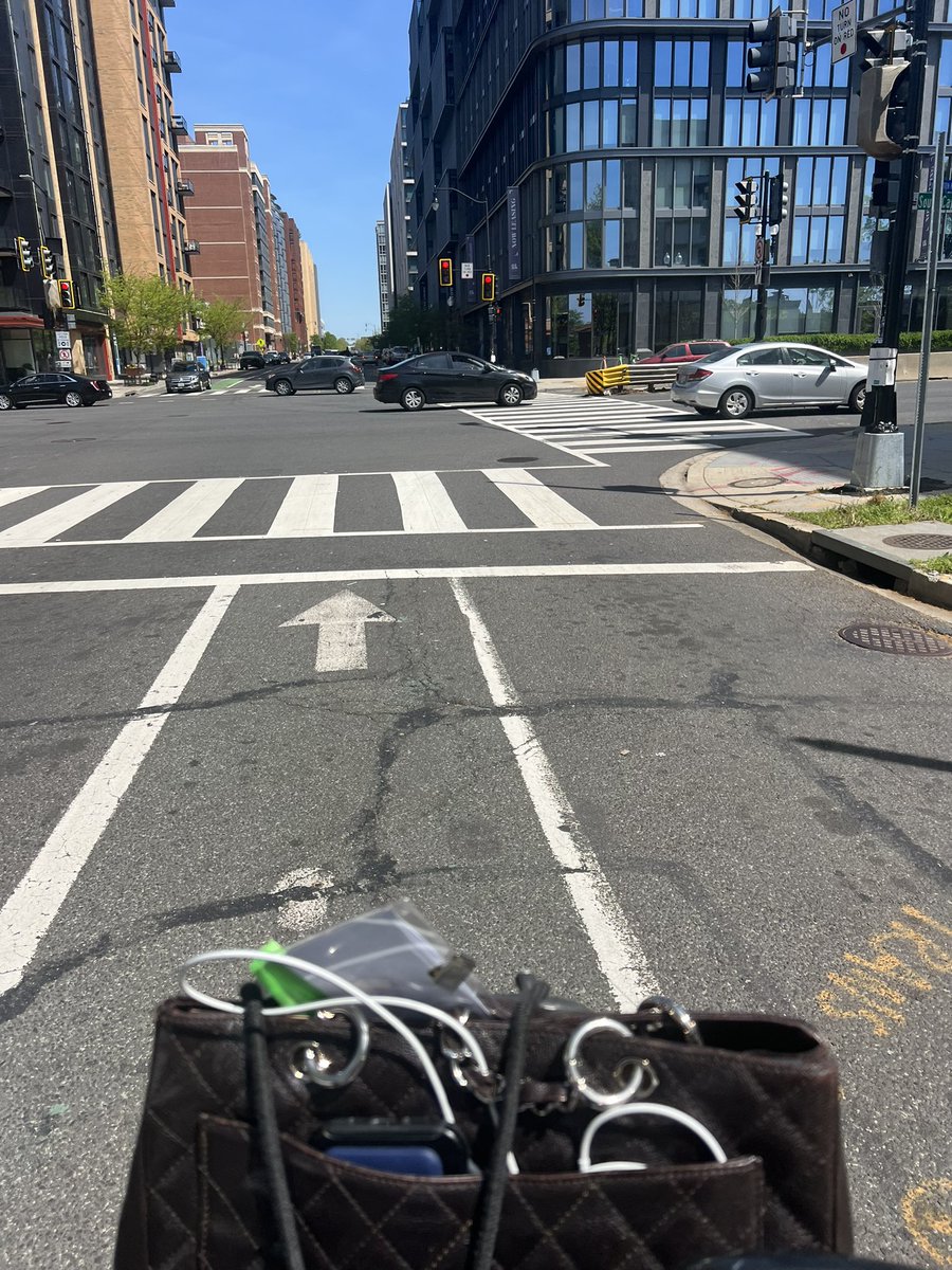 CM_LisaKaplan's tweet photo. The only reasonable way to get to my meeting with the Federal Transportation Authority is to ride a bike from the US Capitol ! Beautiful weather & a perfect after lunch pick me up! #rideabike #FTA #busrapidtransit #GetOutside #captocap #sacramento #DC https://t.co/Gwl42QtWh7