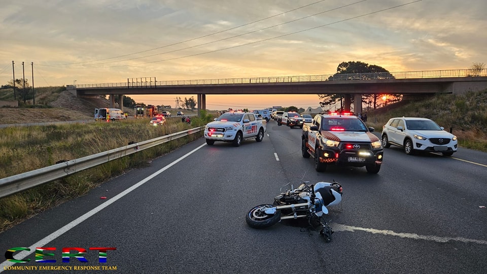 _ArriveAlive's tweet image. Pedestrian killed and motorcycle driver seriously injured in a collision  buff.ly/4cYlZ48

#ArriveAlive #PedestrianKilled #MotorcycleCollision @sa_cert @motocyclesafety