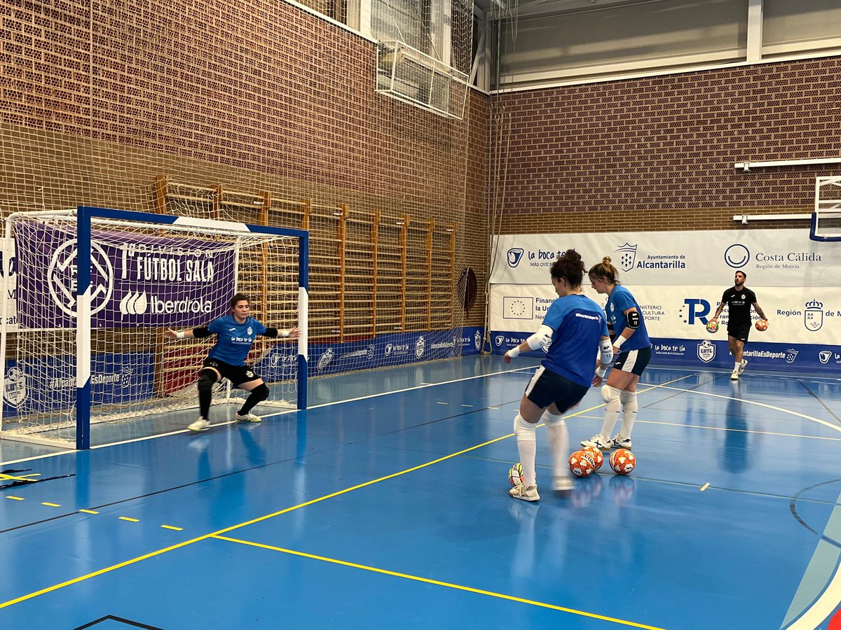 [PRIMER EQUIPO] Tras la experiencia copera nuestras chicas vuelven al trabajo con la mente puesta en la próxima jornada liguera💙 #AlcantarillaEsDeporte #BlueeAgles #UniversoMujer