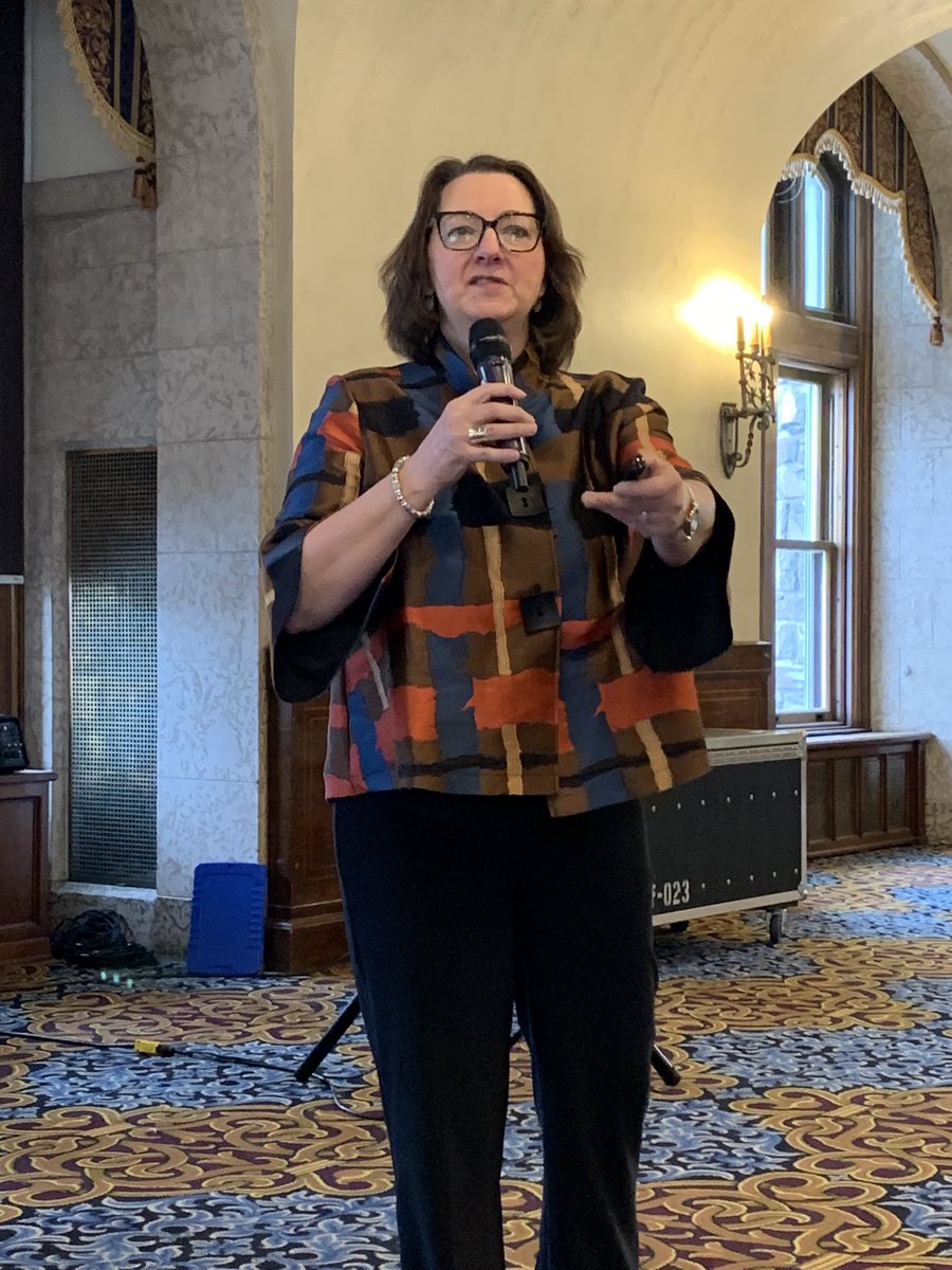 Kim Carson tweet media