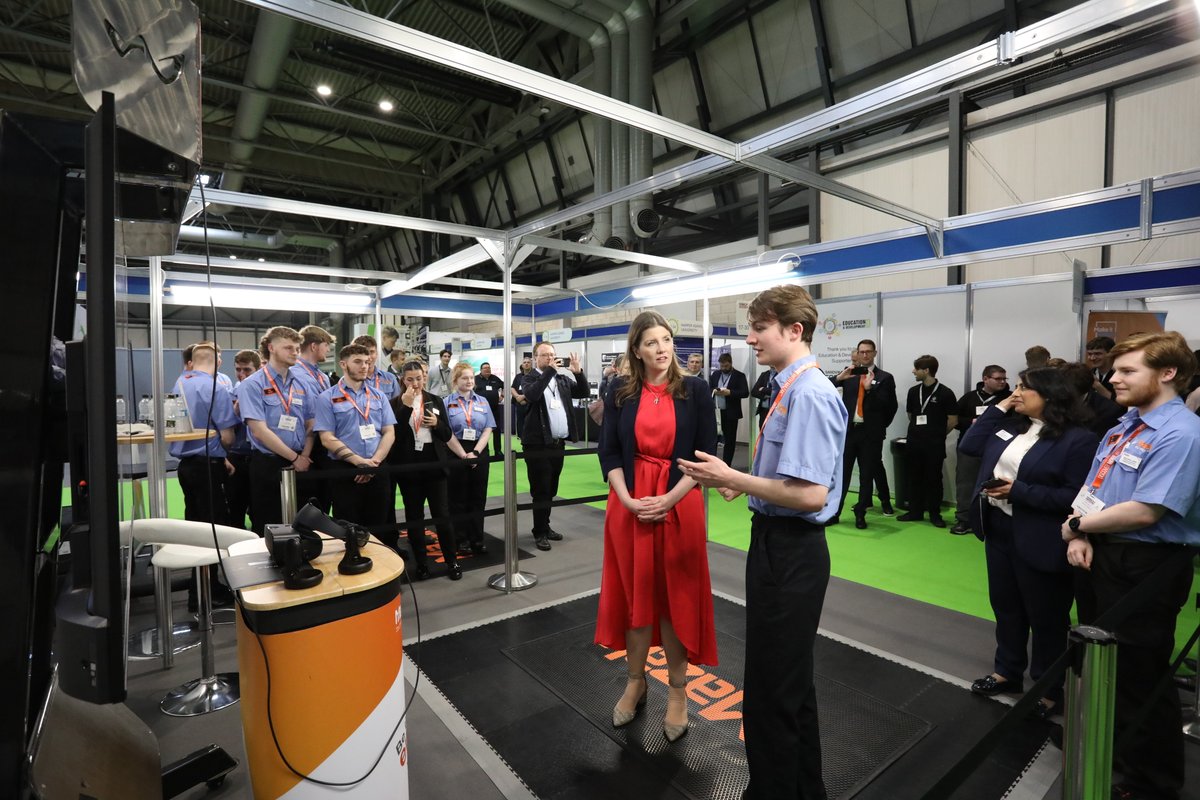 The UK is one of the world’s leading manufacturing nations and is crucial for inventing future technologies. Brilliant to speak @MACHexhibition on how recent government investments into semiconductors, life sciences & advanced manufacturing are driving the sector forward 📈