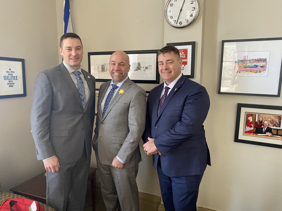 Thank you @AndyFillmoreHFX for meeting with us to discuss issues facing @IAFFCanada firefighters. We appreciate your ongoing support.