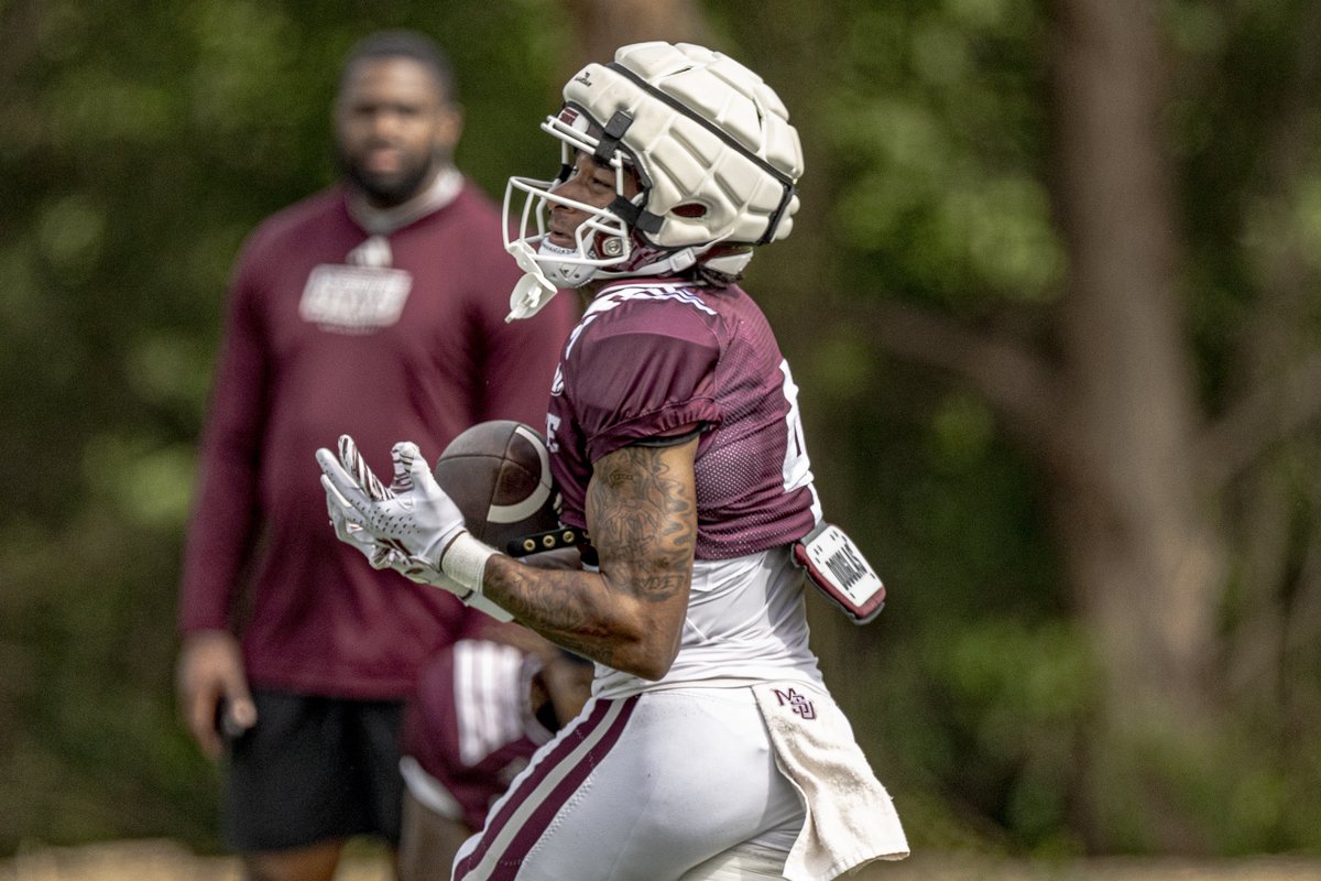 Spring game is coming into focus… 4️⃣ more days until Maroon & White! #SHOWTIME | #HailState