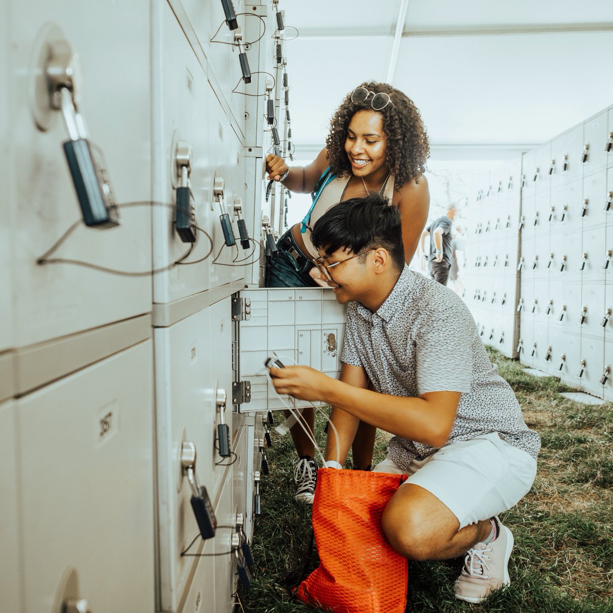 free up your hands & reserve a locker in centeroo! you will have unlimited access to your locker during festival hours & if you rent a multi-day locker, you can leave items in it overnight 😎 bit.ly/4aGM8mF