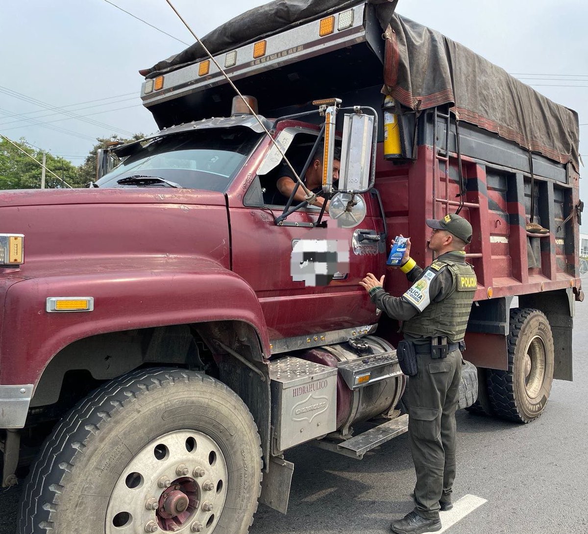 #Cúcuta.Cuando denuncias un caso de contrabando en la línea 159, evitas que aumenten las cifras de víctimas de trata de personas. Juntos protegemos lo nuestro @DIANColombia