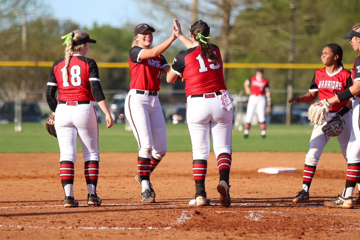 Behind a dominant display at the plate from Dailynn Motes and the rest of the Warriors offense, Thompson extended its win streak to seven with a 4-0 weekend at the Cullman Pre-State Blowout.

Story: shelbycountyreporter.com/2024/04/16/tho…