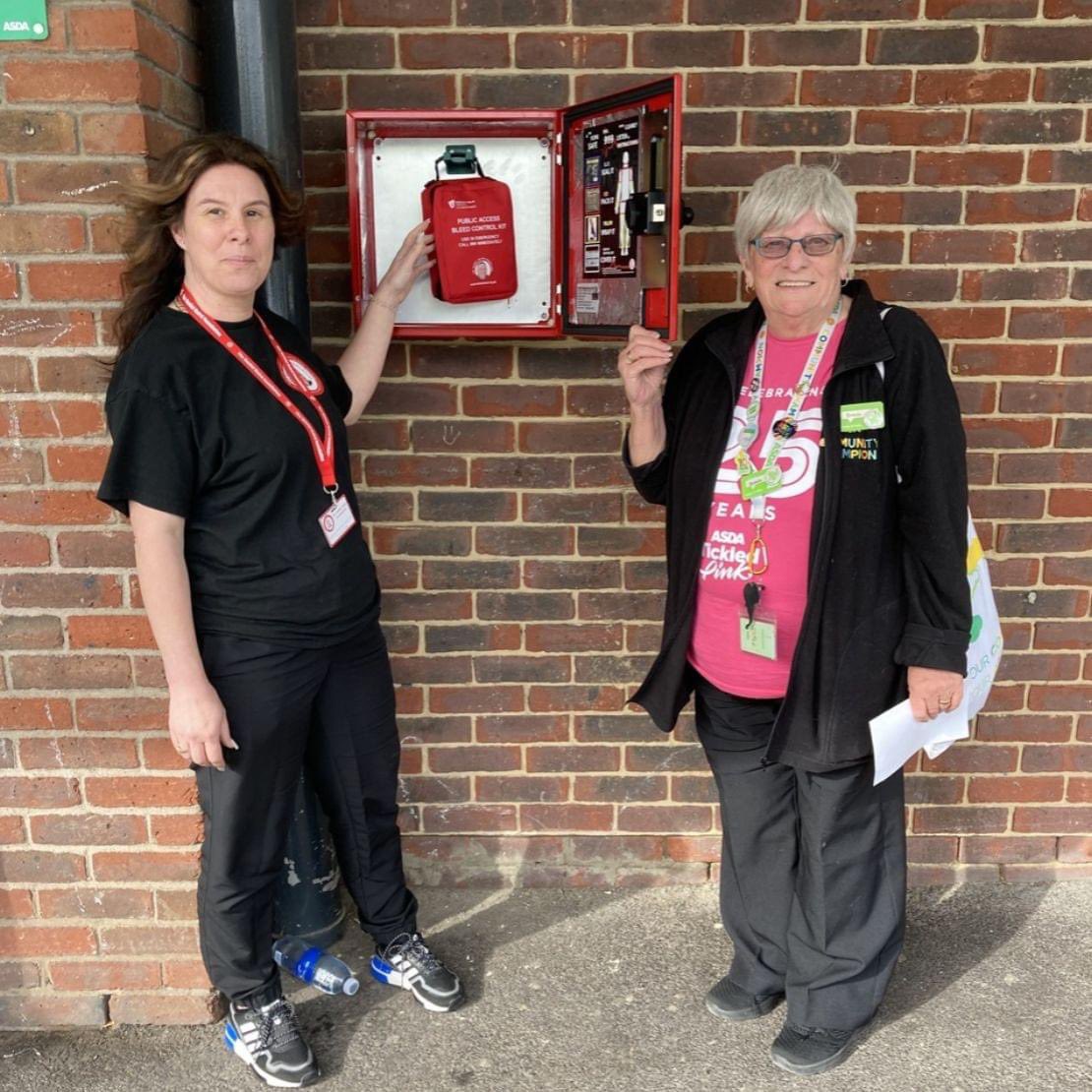Amazing to see a new bleed control kit installed outside Asda Whitchurch in south Bristol. These kits are so vital right now as they treat stab victims. I hope to see more of them rolled out across the city soon to stop more lives being lost to knife crime